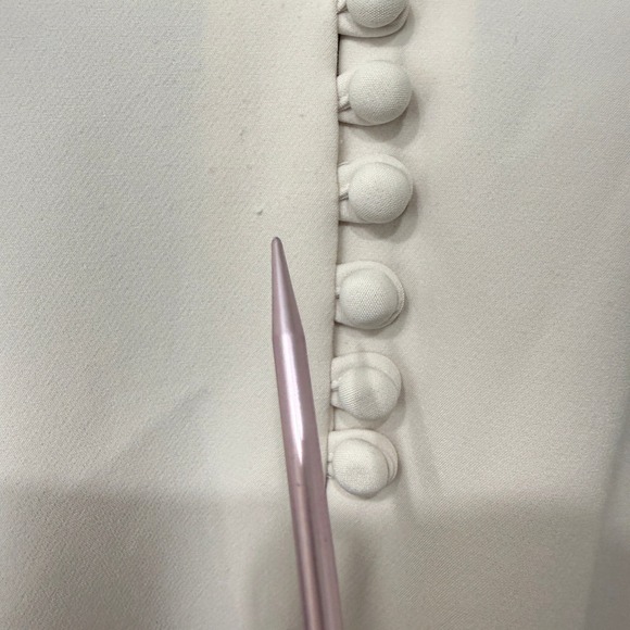 Banana Republic Long Sleeve Blouse Womens Medium Cream Elegant Office Minimalist - Picture 5 of 10